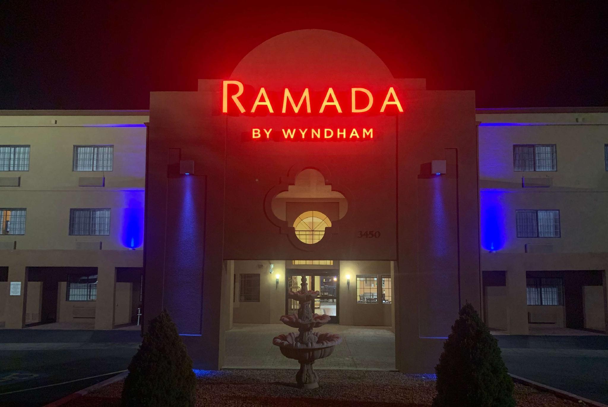 Hôtel Ramada By Wyndham Santa Fé Extérieur photo